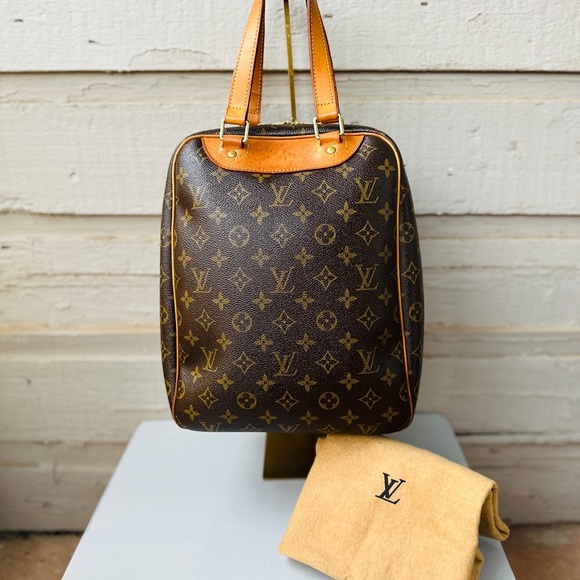 LOUIS VUITTON LV Excursion HandBag Monogram with Dustbag and COA. - Picture 13 of 17